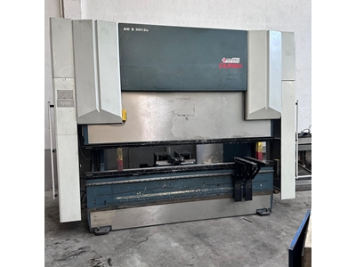 Presse plieuse hydraulique CNC 8 axes 3x135 tonnes - 2