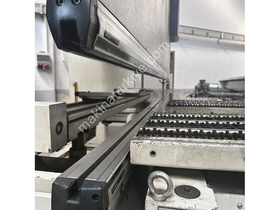 3x120 Ton 8 Eksen Cnc Hidrolik Abkant Pres