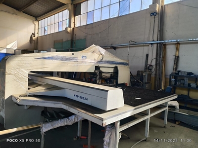 Presse à poinçonner Mvd Marka 30 Tonnes 1250X3000 - 3