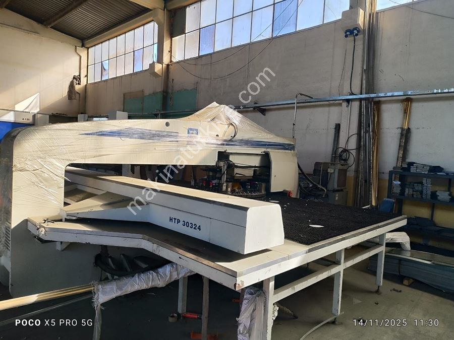 Presse à poinçonner Mvd Marka 30 Tonnes 1250X3000