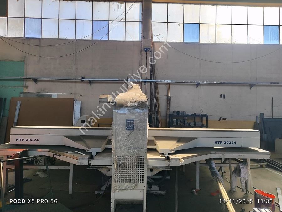 Presse à poinçonner Mvd Marka 30 Tonnes 1250X3000