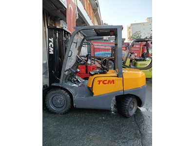 3 Ton Kapasiteli 4.7m Kaldırma Mesafeli Dizel Forklift - 1