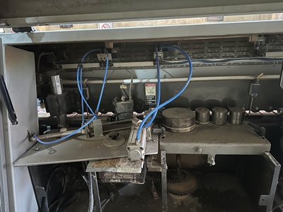 Edge Banding Machine with Pre-milling, Scraping, and Polishing - 2