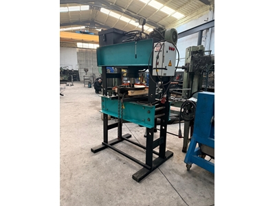 80-тонный гидравлический пресс - 1