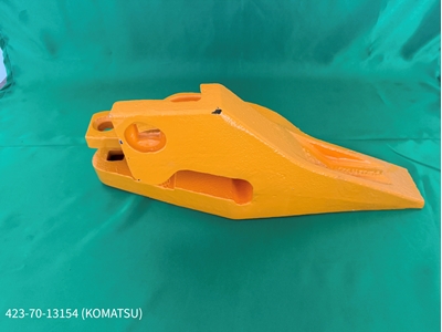 Komatsu Sağ Kova Dişi / Köşe Kazma – Yüksek Dayanımlı Kepçe Dişi - 1