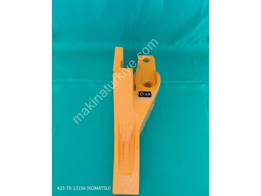 Komatsu Sağ Kova Dişi / Köşe Kazma – Yüksek Dayanımlı Kepçe Dişi