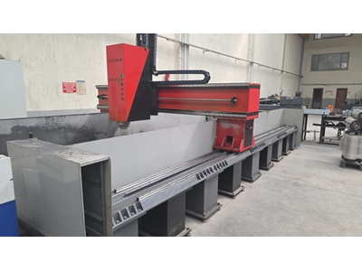 Doppelkolonnen-CNC-Vertikalbearbeitungszentrum - 0