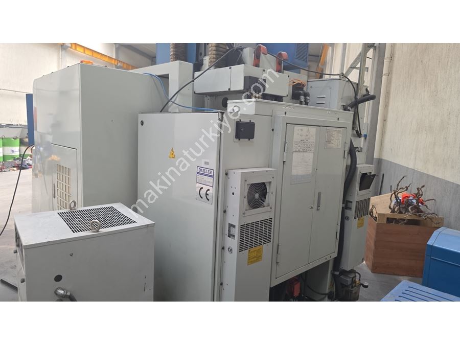 DAHLIH 720 CNC-Vertikalbearbeitungszentrum