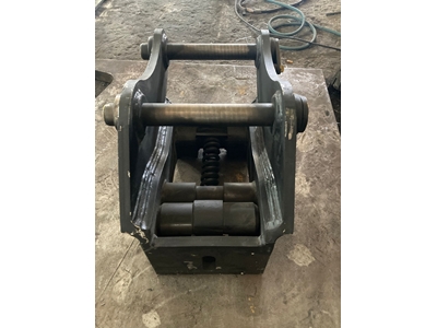 Hidromek 102S Backhoe Loader Mechanical Quick Coupler Attachment - 2