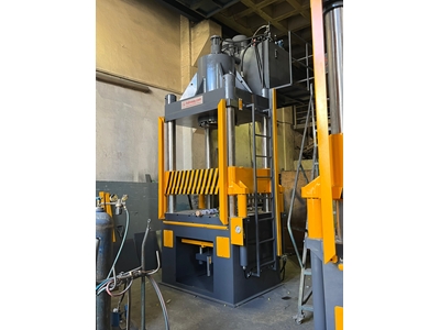 1500 Ton Hydraulic Composite Press - 3
