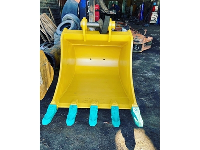 Godet de terrassement de 20 à 25 tonnes - 1