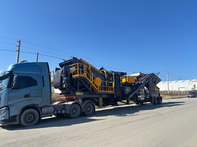 Ø800mm Mobile Vertical Shaft Crusher - 1