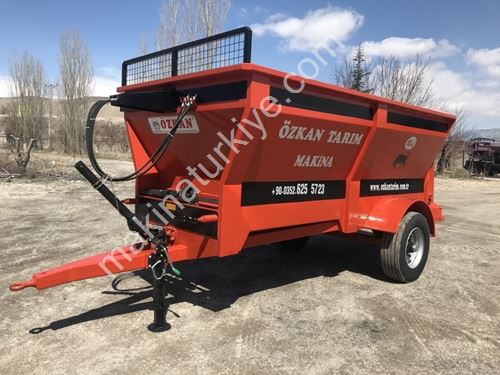 10 m³ Solid Fertilizer Distribution Trailer (2)