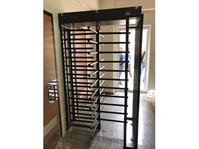 220Cm Yarım Kafes Tipi Boyalı Tam Boy Turnike - 1