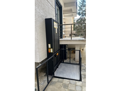 300Kg Aluminum Disabled Load Lift - 2