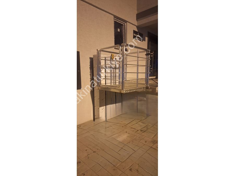 300 kg Aluminum Handicapped Load Lift