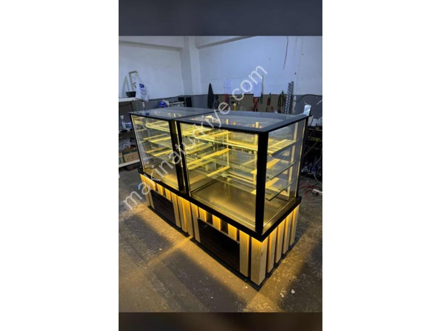 Pasta Teşhir Dolabı