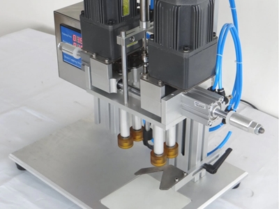 60 Kapak/Dk Vidalı Kapak Sıkma Kapatma Makinesi - 1