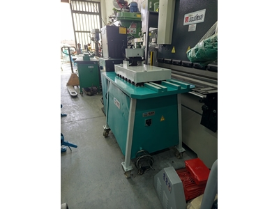 Machine à coudre à angle droit - 1