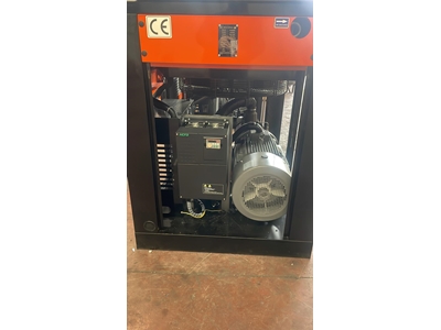 30 Hp (22 Kw) İnvertörlü-Asenkron Motorlu Vidalı Sıfır Kompresör Seti - 0