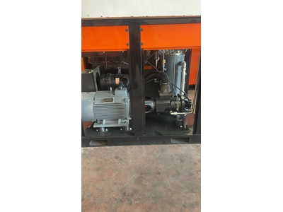 30 Hp (22 Kw) İnvertörlü-Asenkron Motorlu Vidalı Sıfır Kompresör Seti - 3