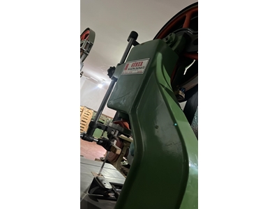 500 Revolutions/Minute Band Saw Machine - 2