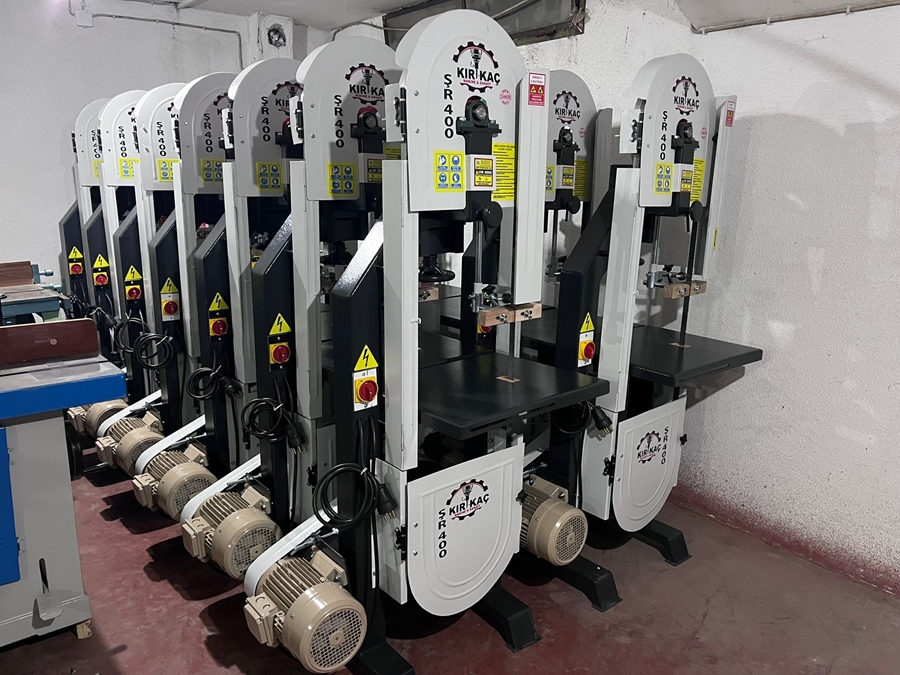 600 X 550 Mm Şerit Testere Makinesi