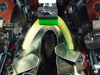 Машина для монтажа передних частей обуви Chenfeng 777Ma - 2