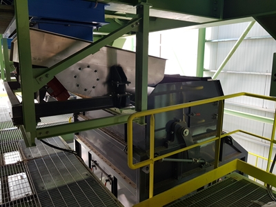 Zweistufiger trockener Magnetwalzentrenner für Erzabfälle - 2