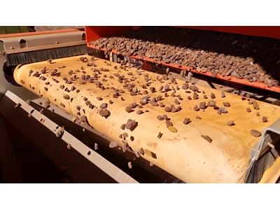 Vibro Beslemeli Yüksek Alan Şiddetli Perm-Roll Manyetik Separatör - 4