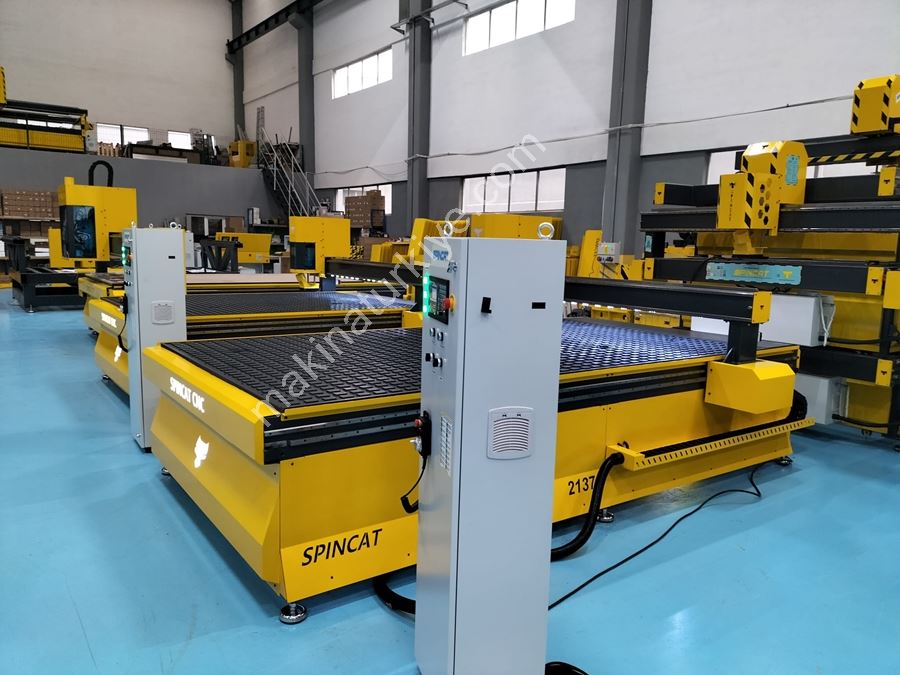 210x370x18 cm Kesim Alanlı CNC Router Servo Vakum