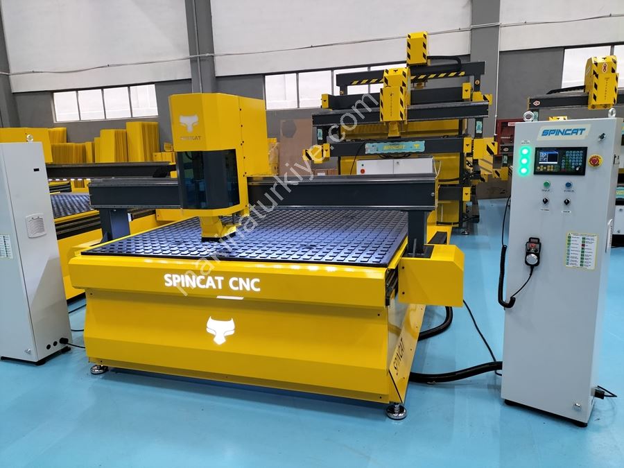 210x370x18 cm Kesim Alanlı CNC Router Servo Vakum