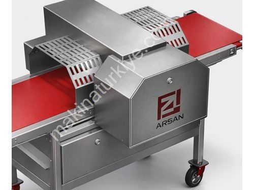 650 Kg/Hour Capacity Horizontal Slicing Machine