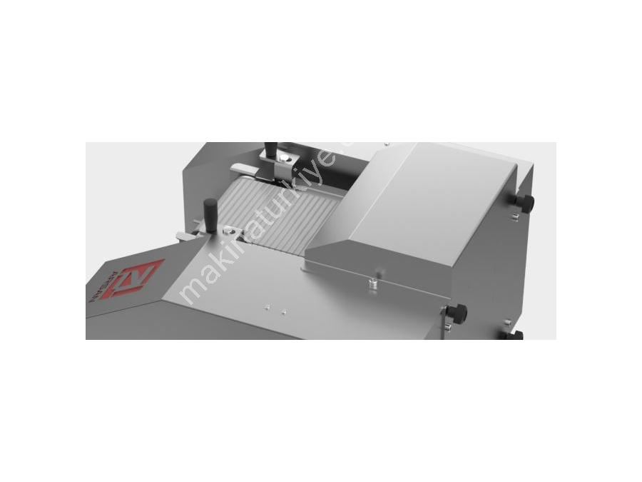 300 Kg/Hour Chicken Slicing Machine