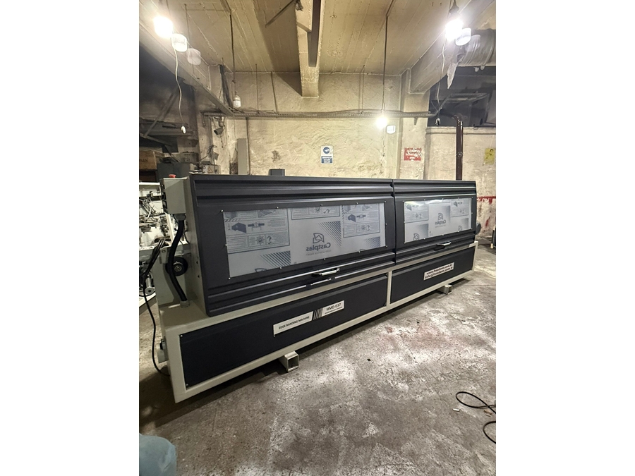 Machine à coller les bords PVC avec fraisage avant et coupe de tête et de fin