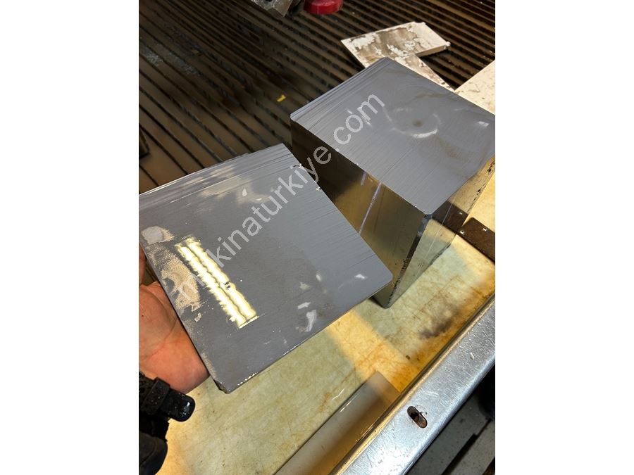 180 mm Güneş Paneli Camı Kesimi