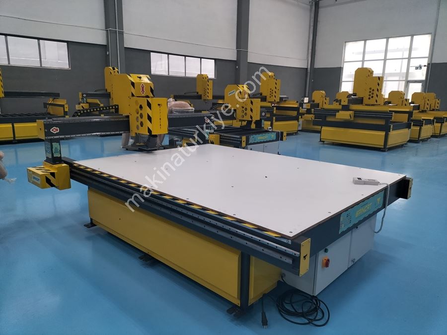 210x280x18 cm Kesim Alanlı Step CNC Router