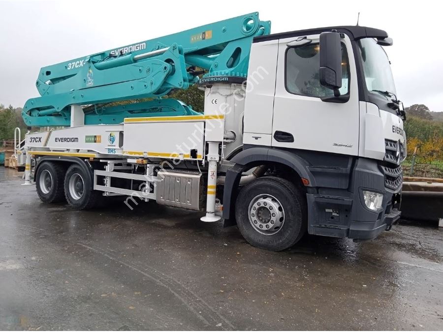 Pompe à béton mobile de 37 mètres