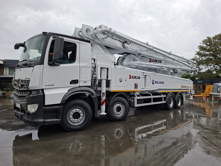 Junjin M57 57 Metre Mobil Araç Üstü Beton Pompası