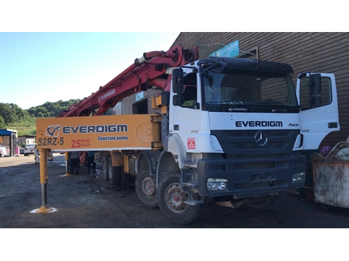 Pompe à béton mobile Everdigm M52 de 52 mètres
