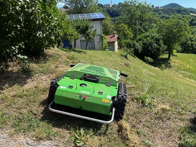 Гусеничная газонокосилка с дистанционным управлением - 1