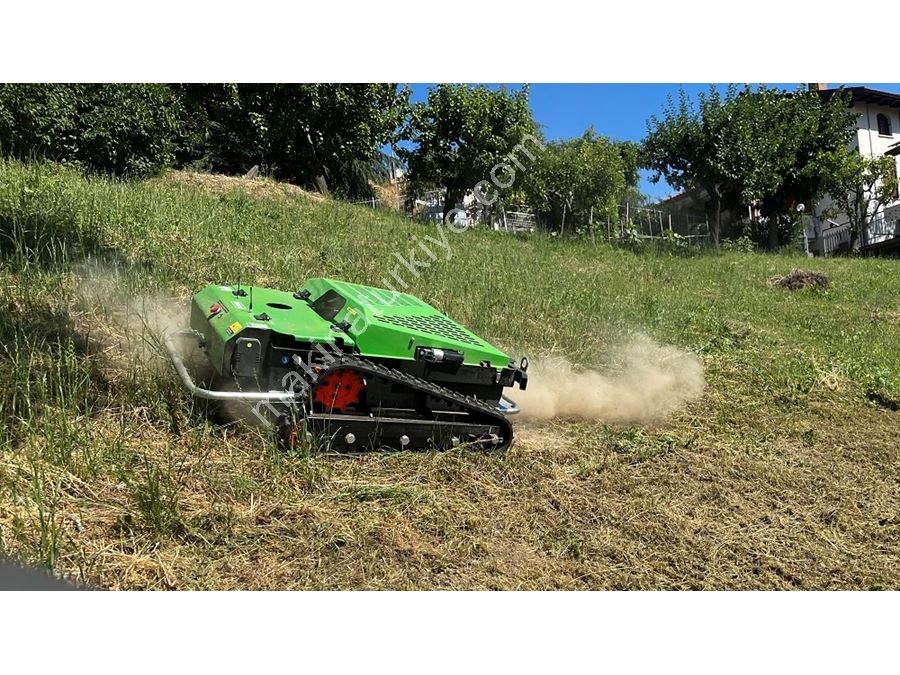 Гусеничная газонокосилка с дистанционным управлением