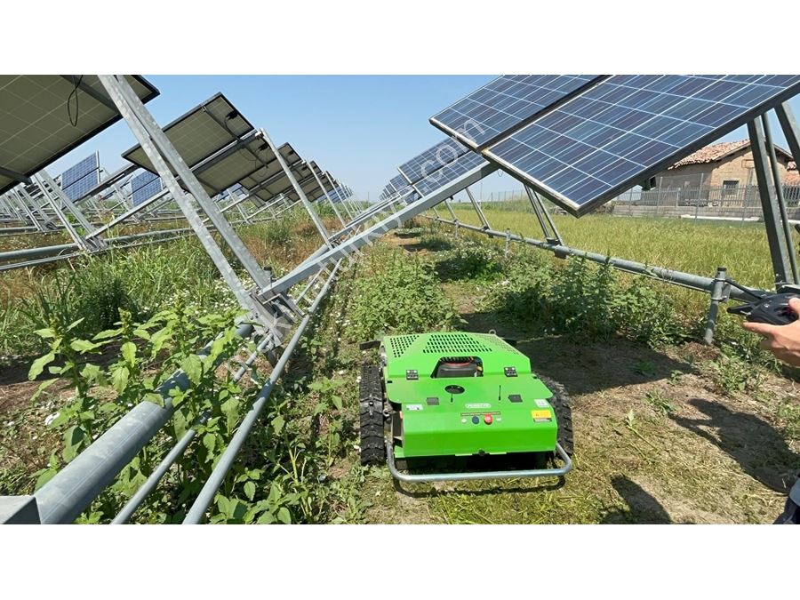 Гусеничная газонокосилка с дистанционным управлением