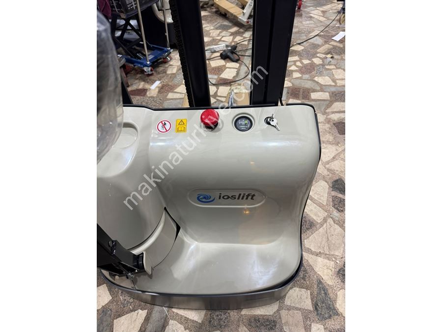 Электрическая штабеллерная машина с грузоподъемностью 1200 кг