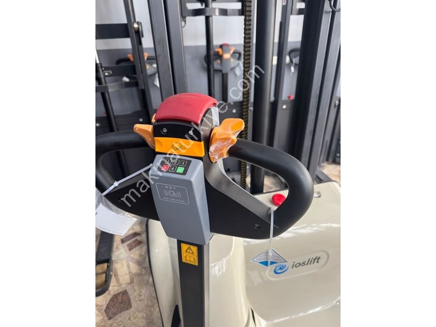 Электрическая штабеллерная машина с грузоподъемностью 1200 кг