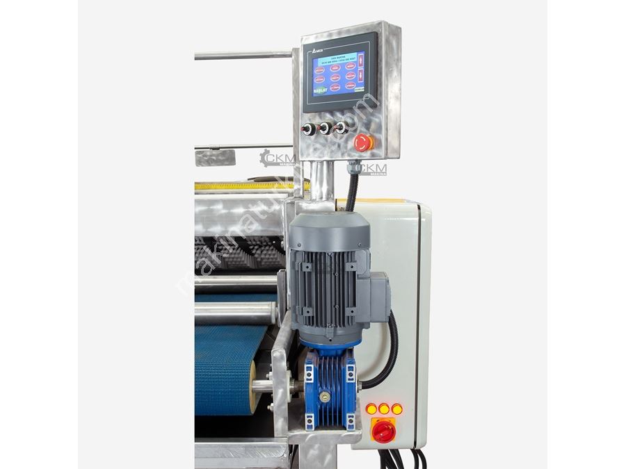 8 Fırçalı Halı Yıkama Makinası