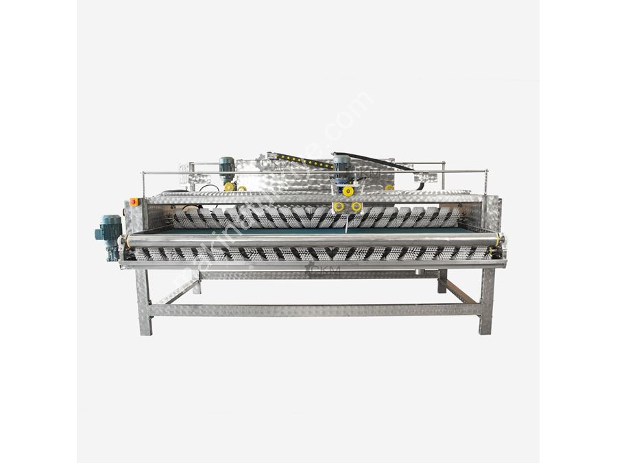 16 Fırçalı Halı Yıkama Makinası