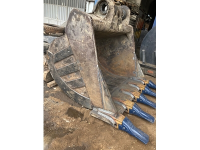 Seau d'excavateur Ecrin pour toutes marques et modèles selon le tonnage et les dimensions - 2