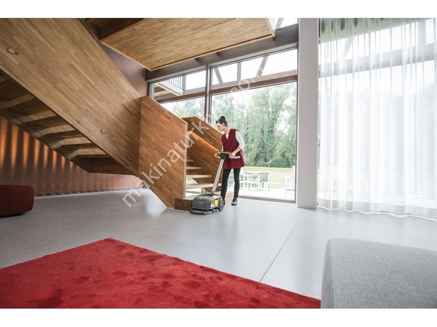 Battery-Powered Floor Cleaning Machine
