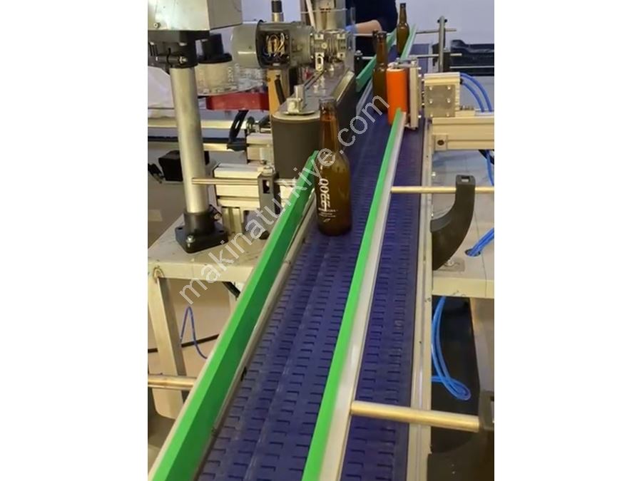 Semi-Automatic Bottle Labeling Machine
